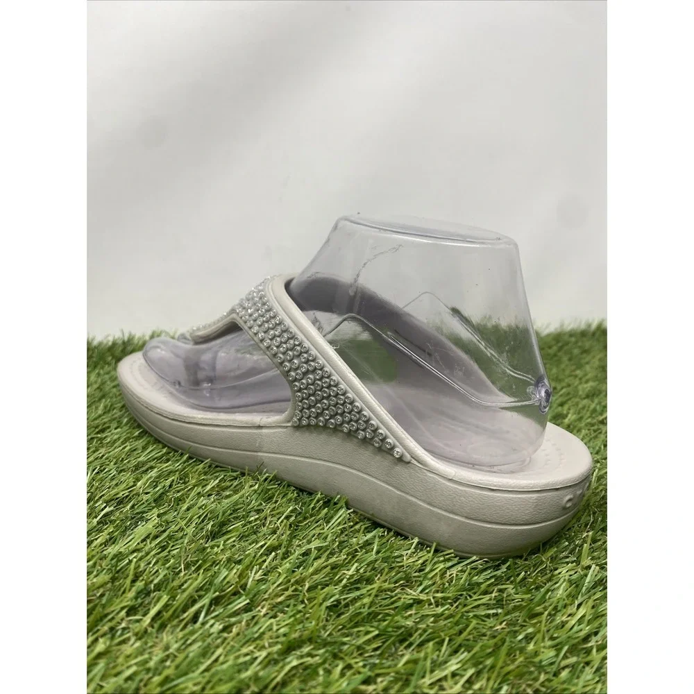 CROCS please look